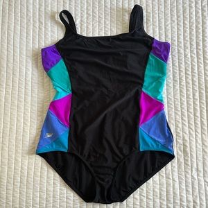 🩱Black & Multi-color SPEEDO Swimsuit | Size 22